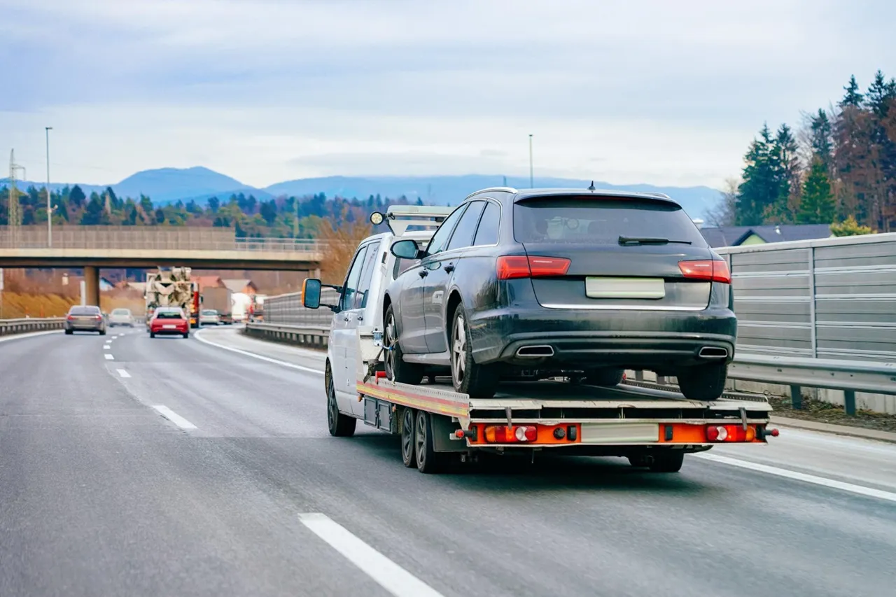 Local Long Distance Towing Experts Denver CO